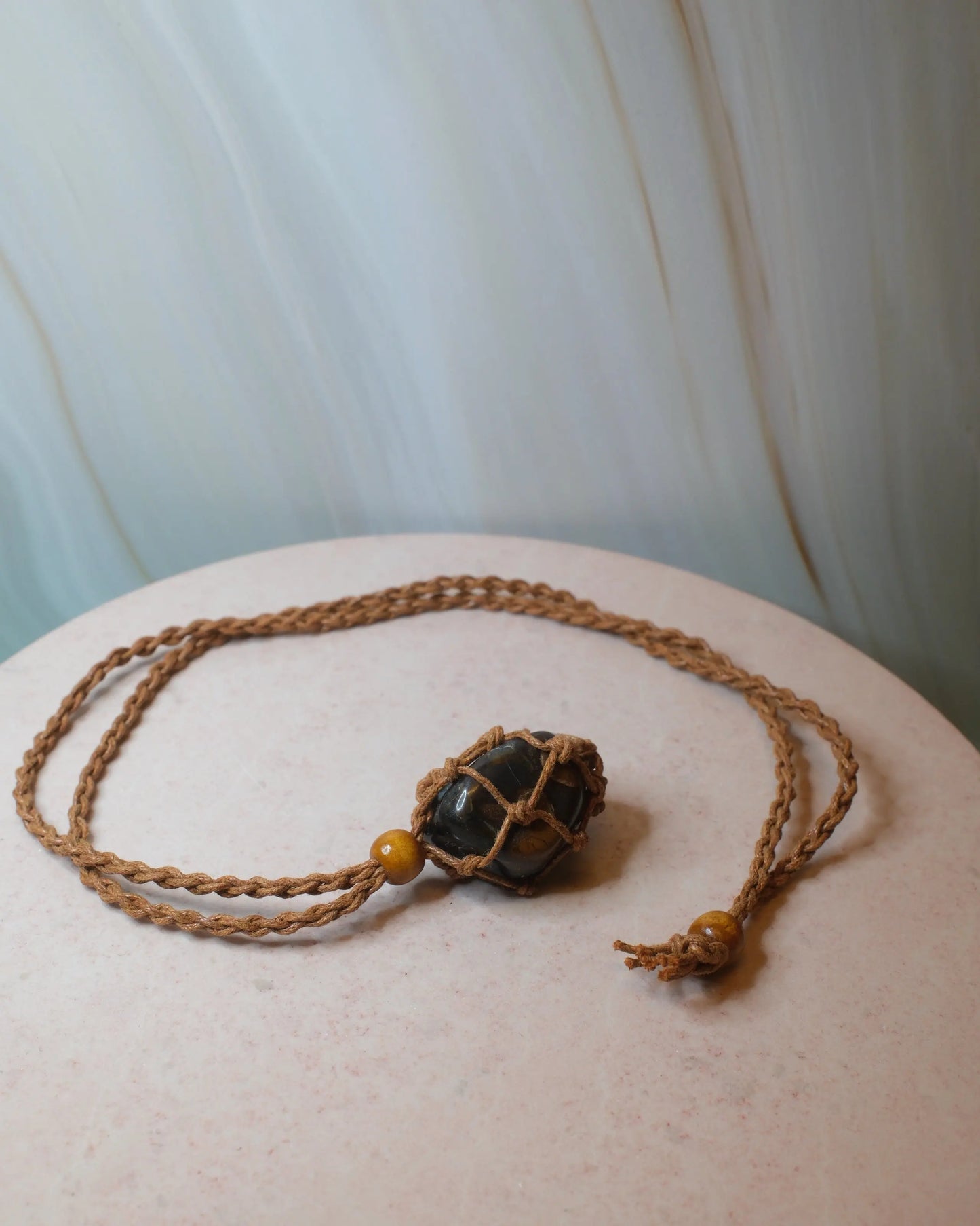 Halsband till kristaller, brun Spiritana