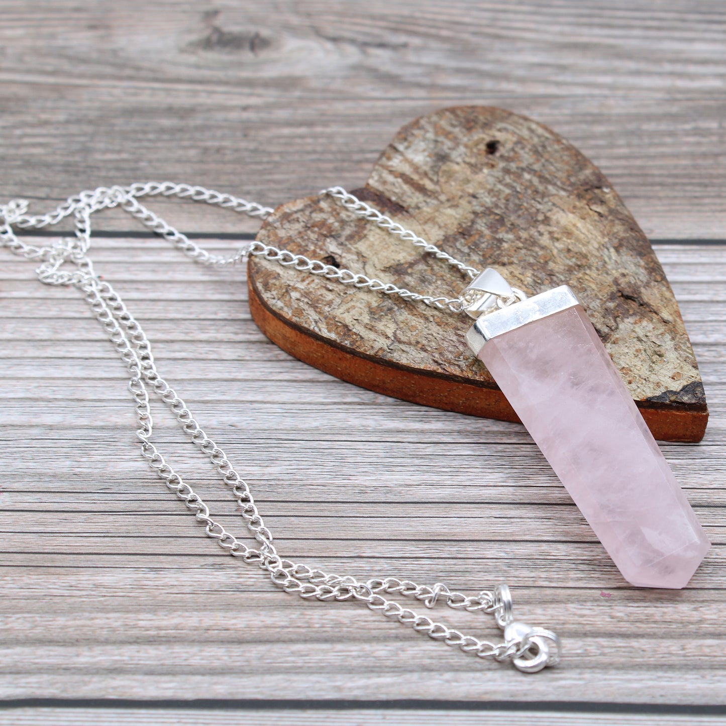 Silverpläterat Halsband – Rosenkvarts (Flat spets)