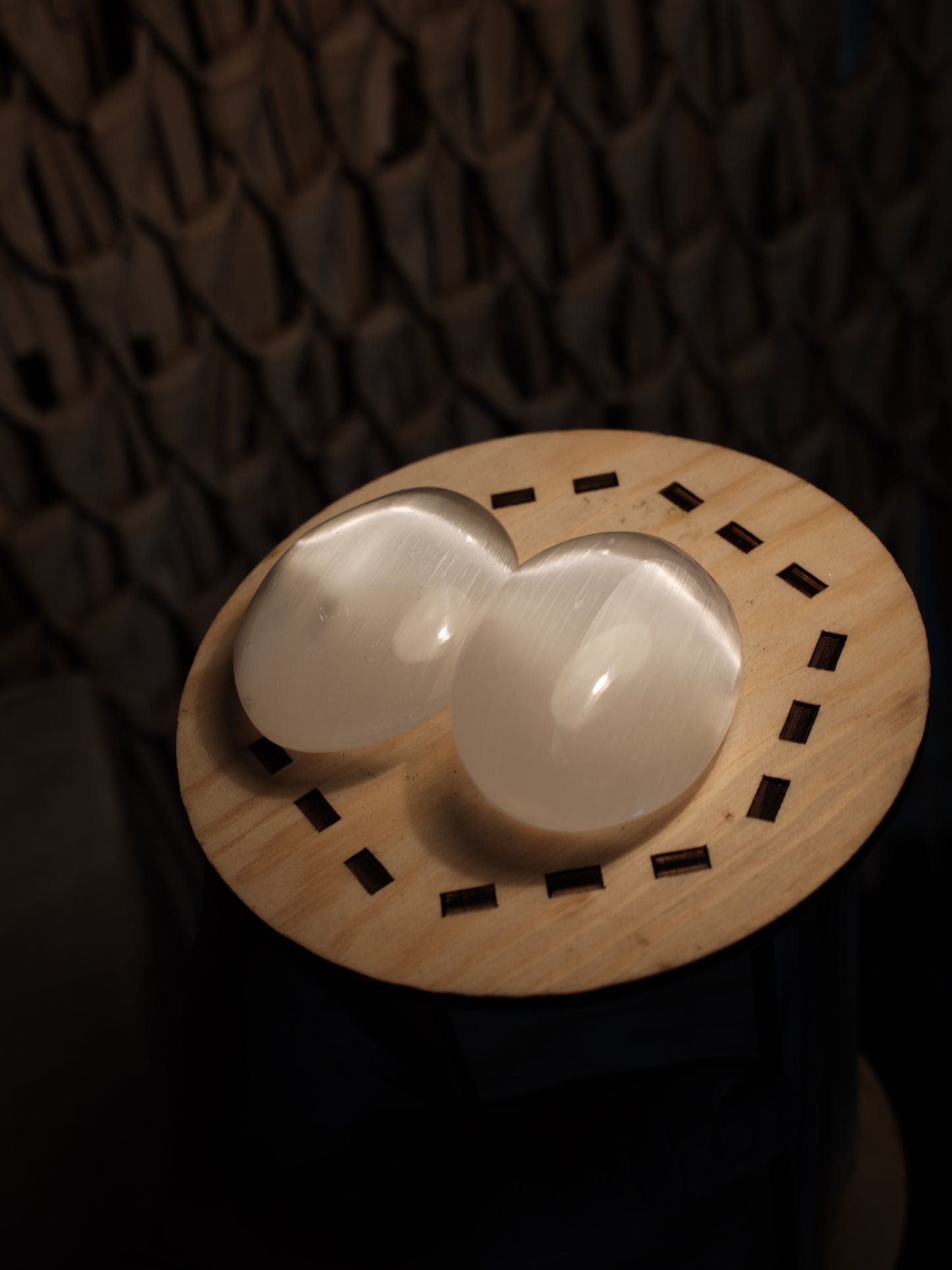 Selenit Handsten, Trumlad