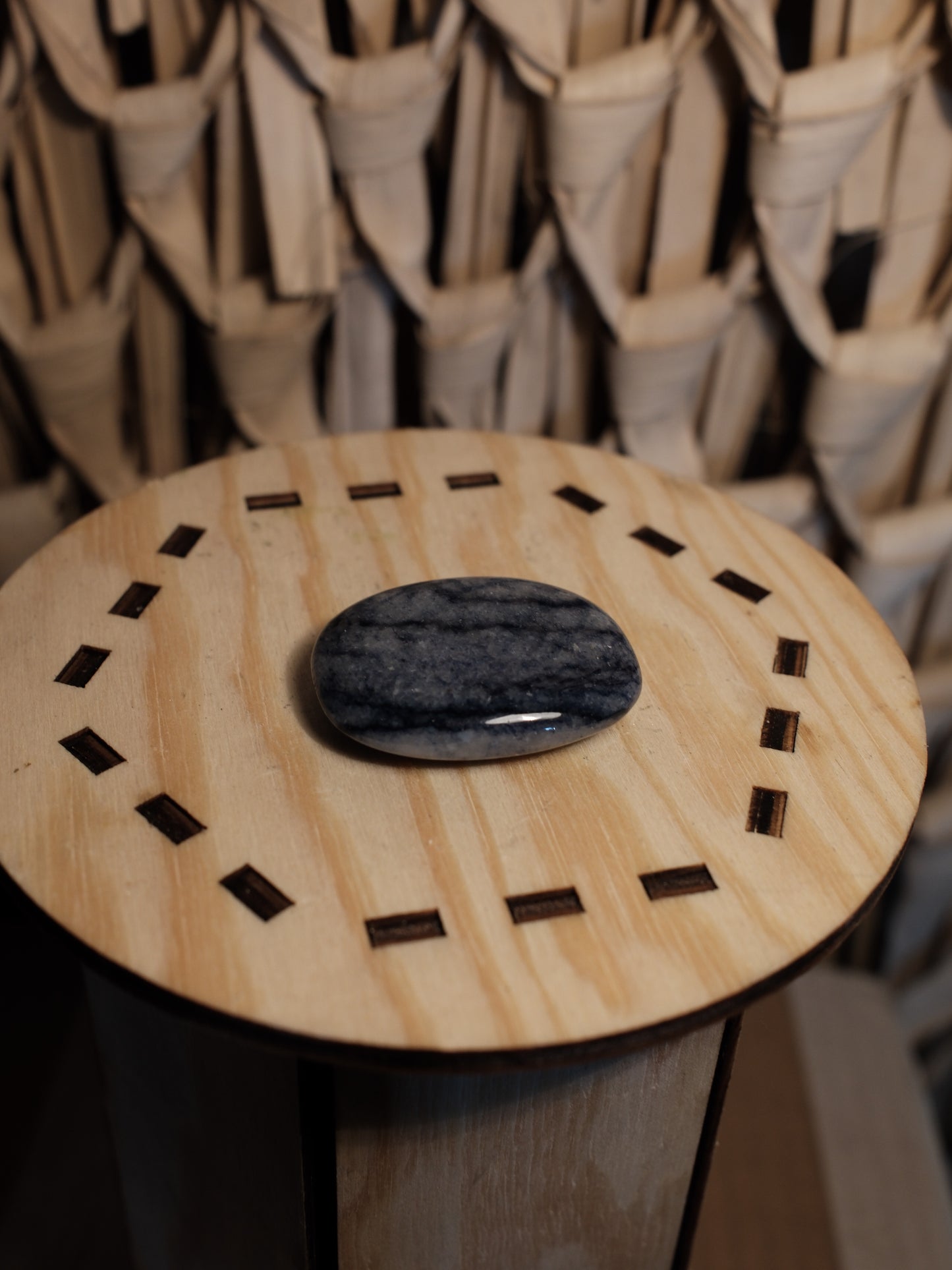 Sodalit Handsten, Trumlad