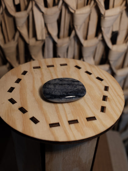 Sodalit Handsten, Trumlad