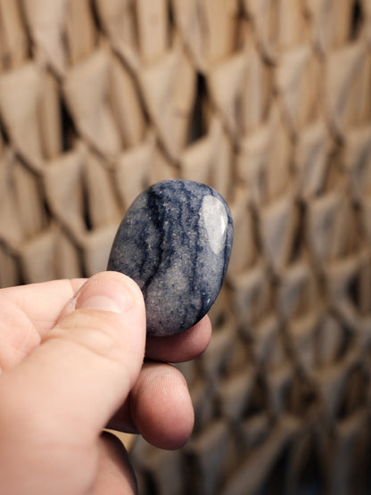 Sodalit Handsten, Trumlad