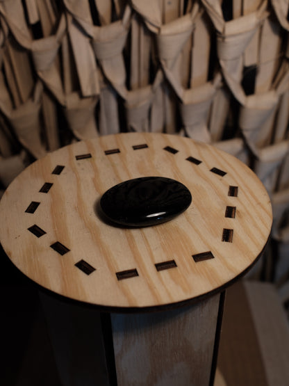 Obsidian Handsten, Trumlad