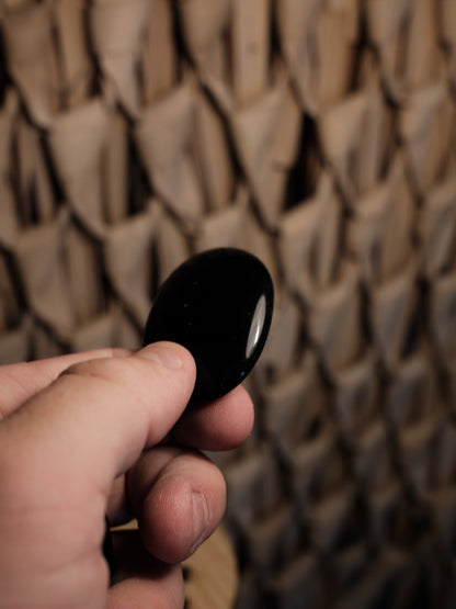 Obsidian Handsten, Trumlad