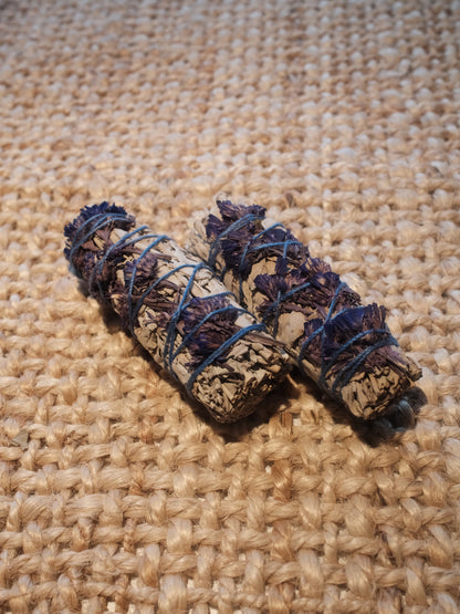 Smudge Stick - Vit Salvia med Blå Sinuata