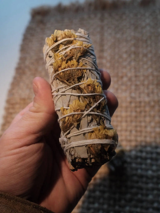 Smudge Stick - Vit Salvia med Gul Sinuata Spiritana