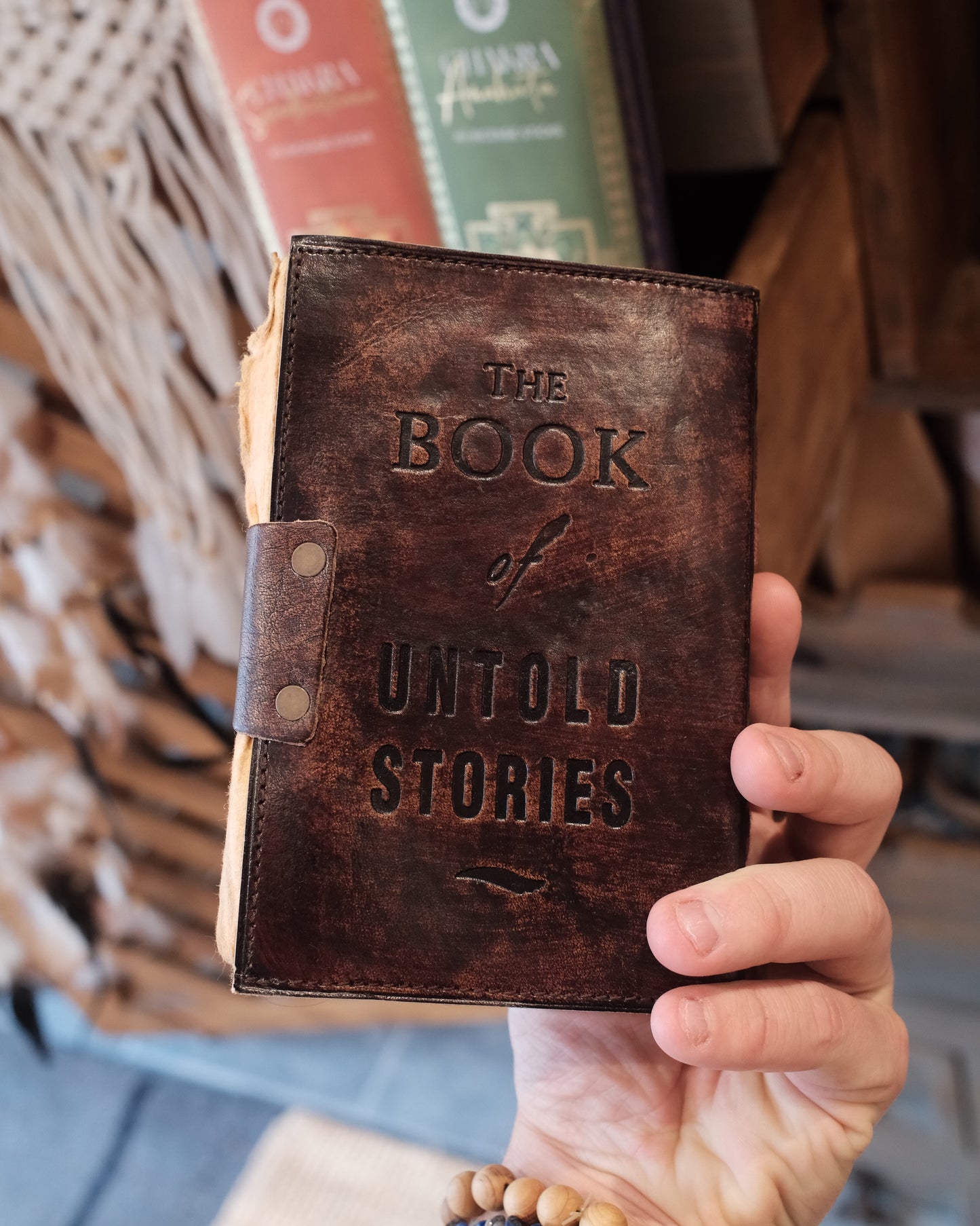 Anteckningsbok, läder - The Book of Untold Stories
