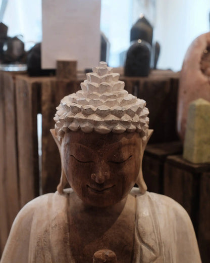 Handkarvad Buddha - Vittvättad, 30cm Spiritana
