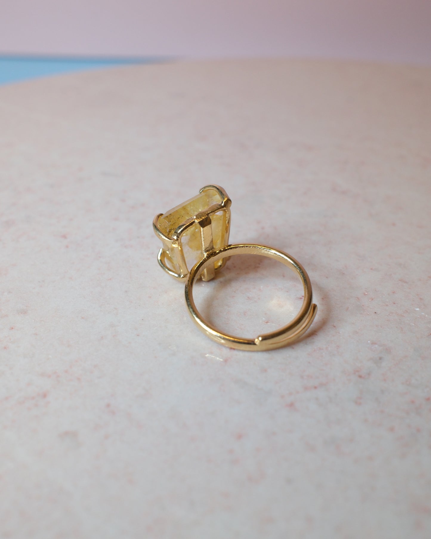 Facetterad citrin ring, guld (A)
