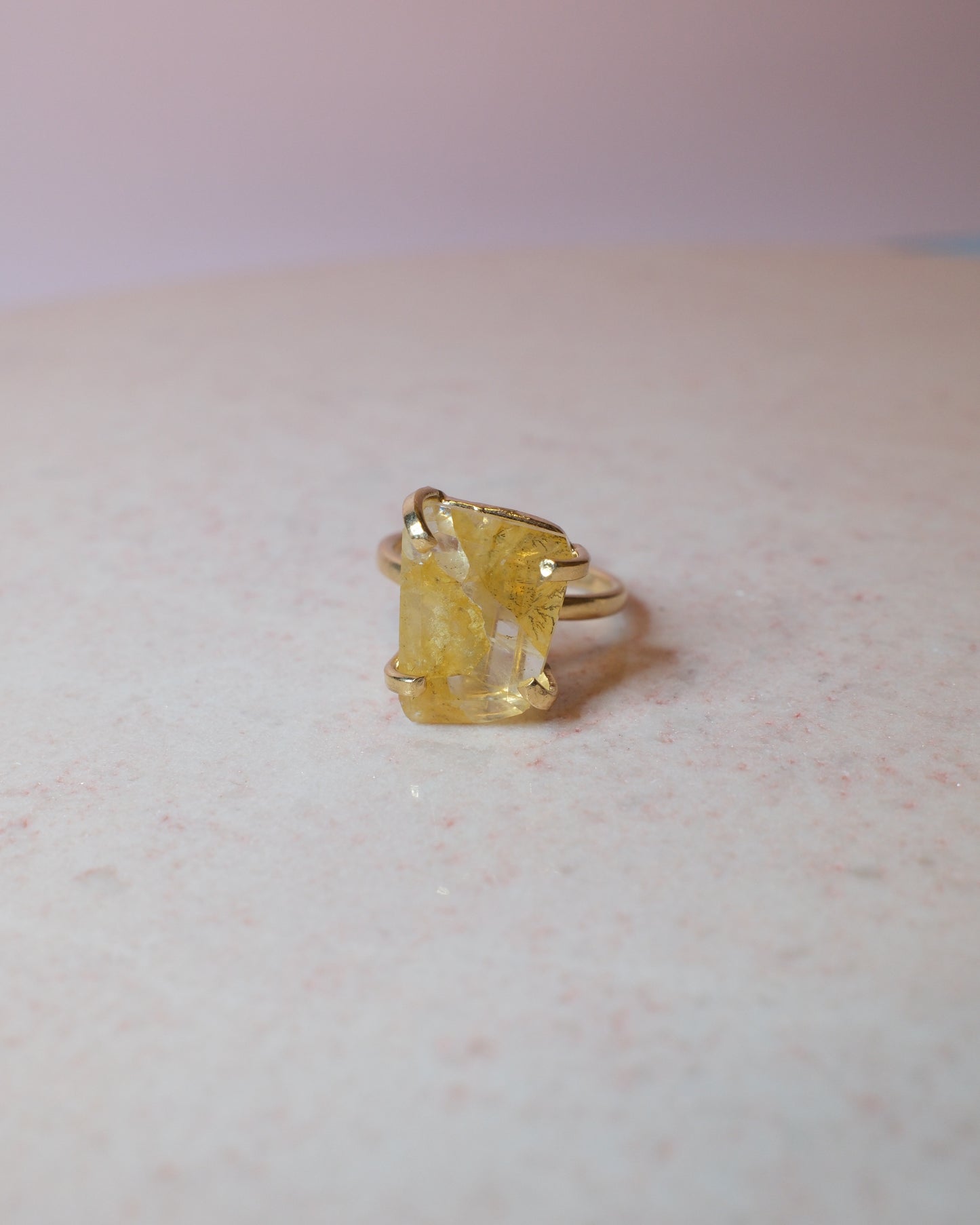 Facetterad citrin ring, guld (A)