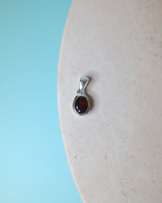 Facetterad Granat hänge, sterlingsilver 925