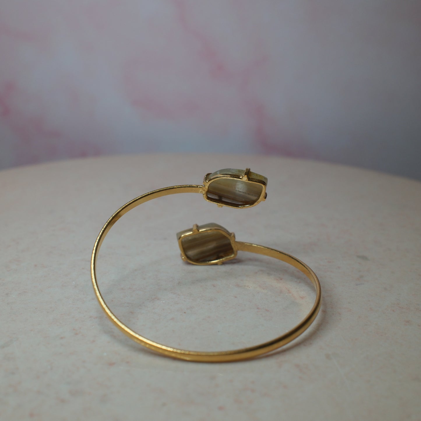 Bandagat armband, guld (A) Spiritana