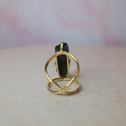 Svart turmalin ring, guld (A) Spiritana