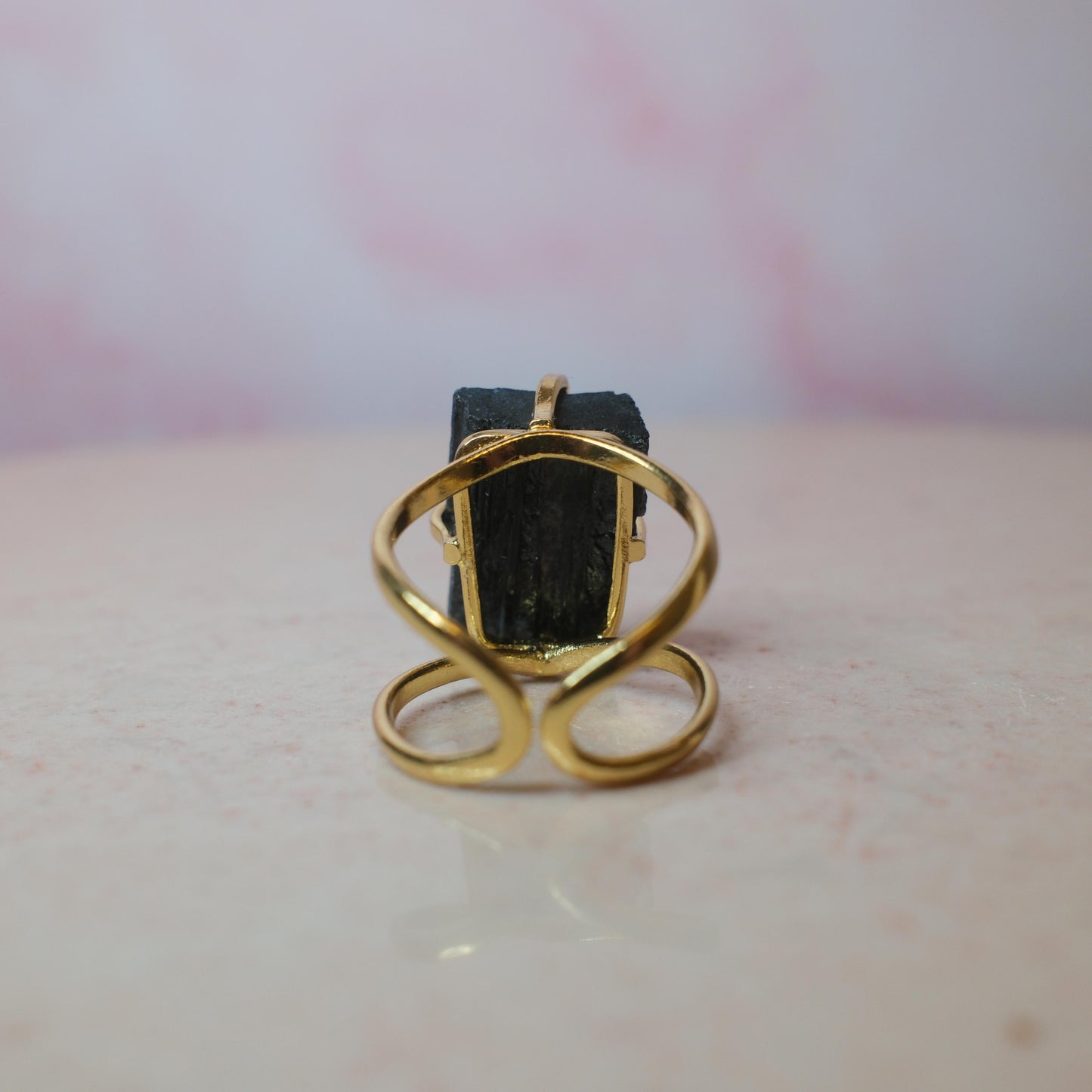 Svart turmalin ring, guld (C) Spiritana