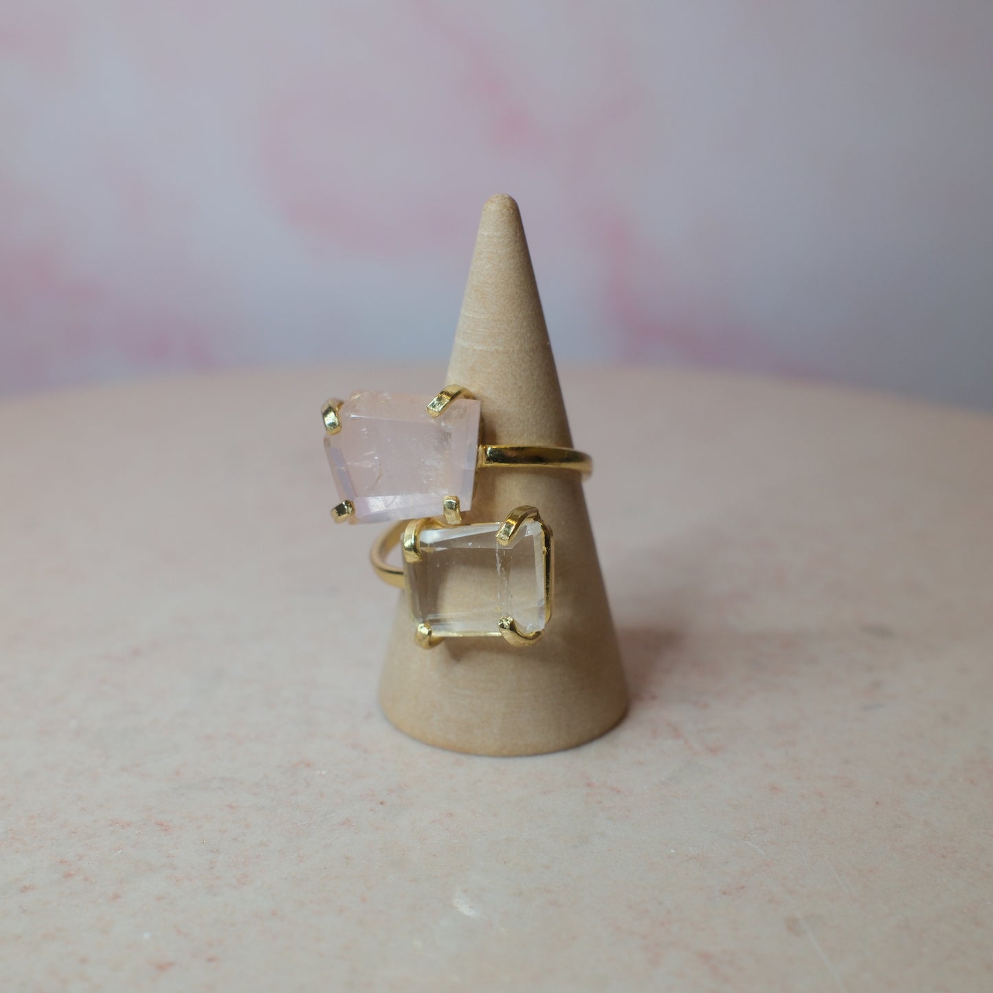 Rosenkvarts & Bergkristall ring, guld (C) Spiritana