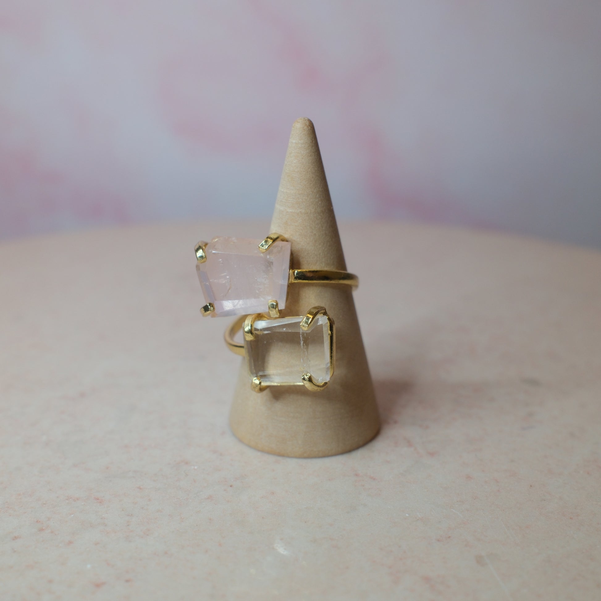 Rosenkvarts & Bergkristall ring, guld (C) Spiritana