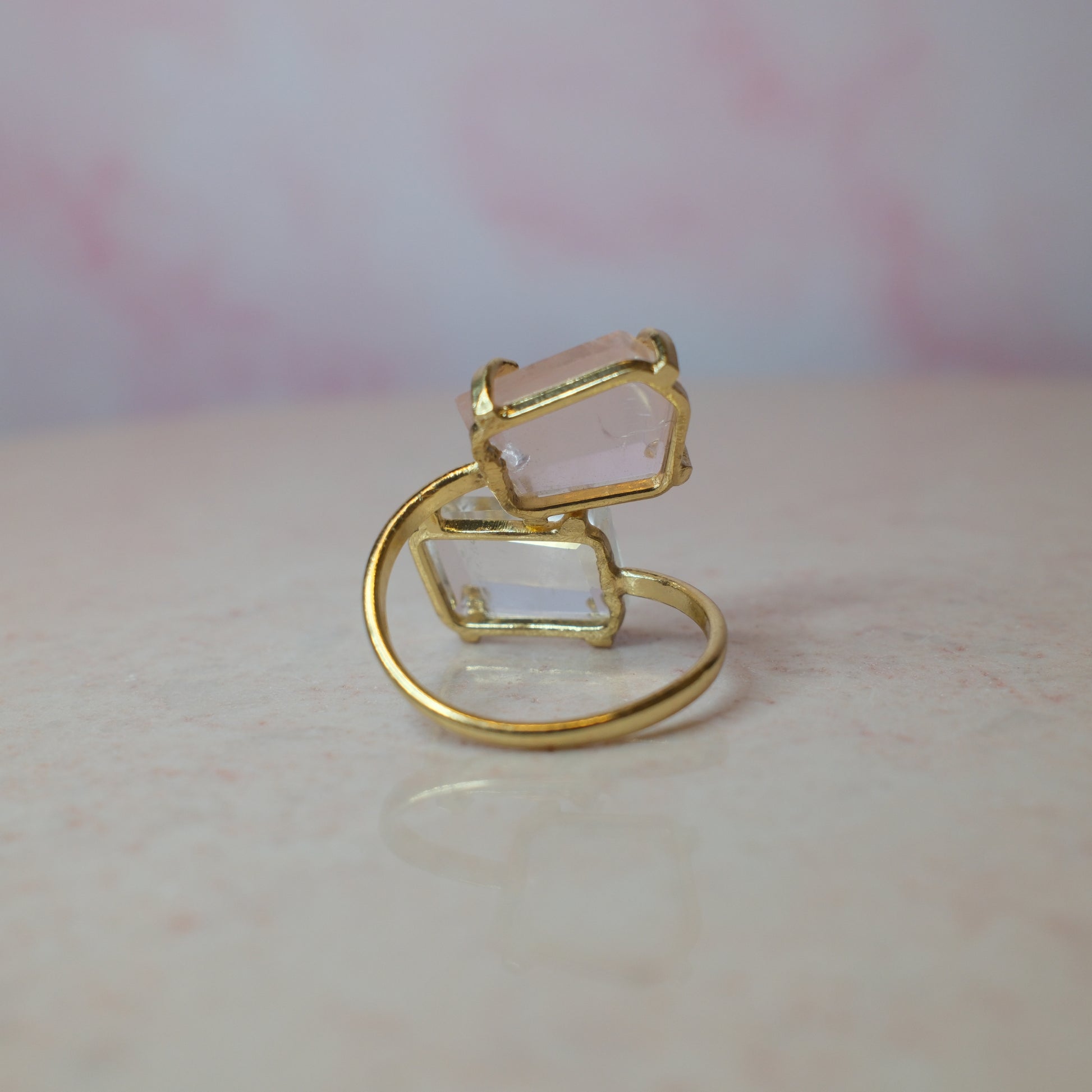 Rosenkvarts & Bergkristall ring, guld (C) Spiritana