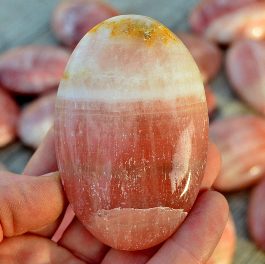 Rosa Kalcit Handsten, Trumlad